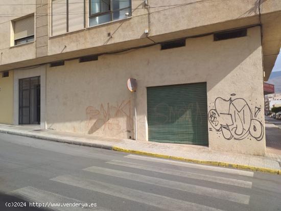 LOCAL COMERCIAL EN VENTA EN EL EJIDO, ZONA DE LA LOMA LA MEZQUITA - ALMERIA