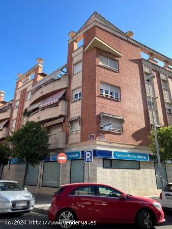 ESTUPENDA VIVIENDA EN ZONA VIAL NORTE CON PLAZA DE GARAJE Y TRASTERO!!!!! - CORDOBA