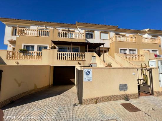 SE VENDE ESTUPENDO DÚPLEX SITO EN C/NÍSPERO-LA PALMA. - MURCIA