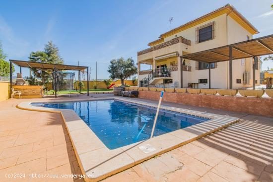  Chalet junto al campo de Golf Las Gabias - GRANADA 