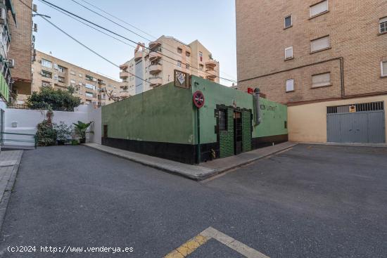 Local comercial de 200 m2 cerca del estadio Los Carmenes, magnifica oportunidad de inversion - GRANA