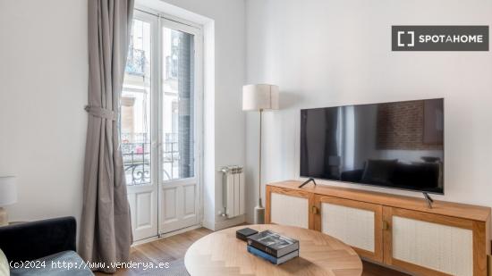 Apartamento de 2 dormitorios en alquiler en Trafalgar - MADRID