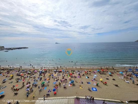  ATICO EN PRIMERA LINEA DE PLAYA DE PONIENTE CON GARAJE - ALICANTE 