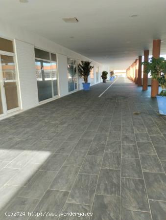 SE VENDE LOCAL COMERCIAL EN CC NOVO CENTER - CADIZ