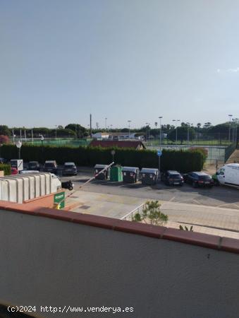 SE VENDE LOCAL COMERCIAL - CADIZ