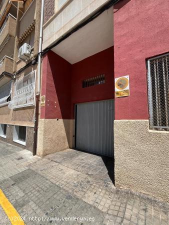 GARAJE EN ZONA FELIPE V EN PETRER 20 M2 CERRADO - ALICANTE