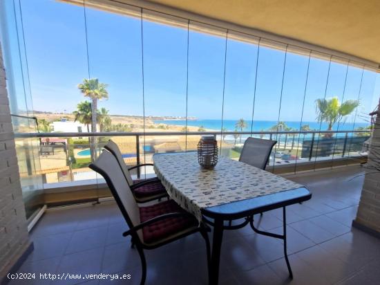 Impresionante Apartamento en Primera Línea de Playa con Vistas Directas al Mar - ALICANTE