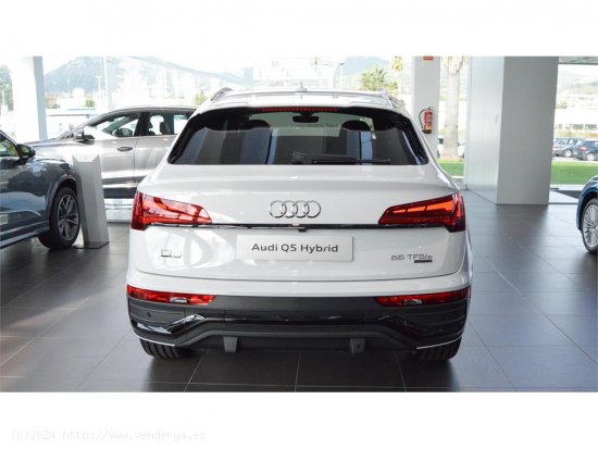 Se Vende AUDI Q5 SPORTBACK Black line 40 TDI 150kW quattro-ultra