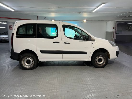 Citroën Berlingo Dangel 4x4. 1.6 Combi Live Edition 100cv. Impecable!!! - Barcelona