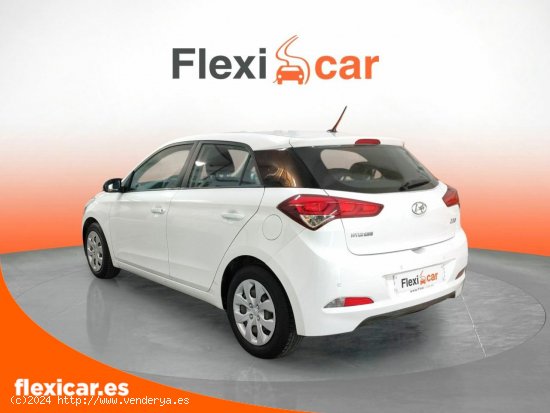 Hyundai i20 1.4 90CV ESENNCE (2015) - Paterna