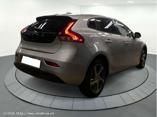 Volvo V40 2.0 D2 ECO MOMENTUM - Leganes