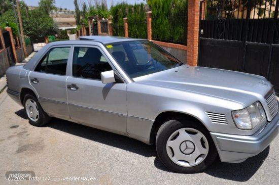 Mercedes Clase E E. 250D ELEGANCE-KLIMA A/C-TECHO ELECTRICO-AIRBAG de 1995 con 537.000 Km por 3.700 