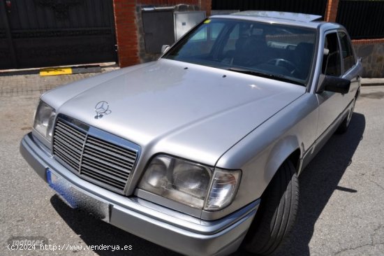 Mercedes Clase E E. 250D ELEGANCE-KLIMA A/C-TECHO ELECTRICO-AIRBAG de 1995 con 537.000 Km por 3.700 