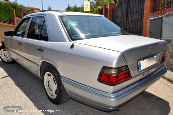 Mercedes Clase E E. 250D ELEGANCE-KLIMA A/C-TECHO ELECTRICO-AIRBAG de 1995 con 537.000 Km por 3.700 