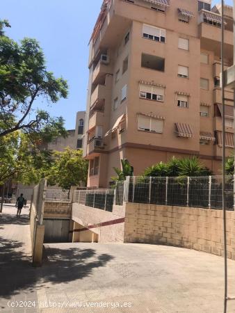 SE VENDE PLAZA DE GARAJE PARA COCHE Y 2 MOTOS - ALICANTE