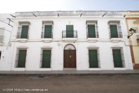 Gran casa en Puebla de la Calzada - BADAJOZ