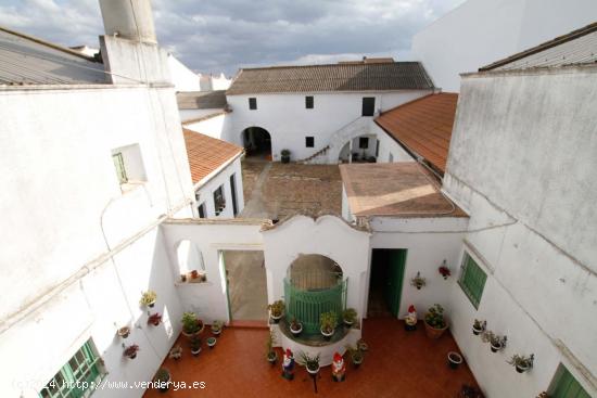 Gran casa en Puebla de la Calzada - BADAJOZ