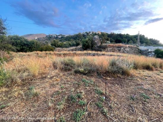 se vende parcela urbana con vistas al mar en urbanizacion la perla - MALAGA