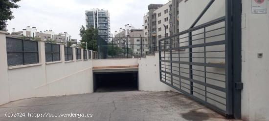 VENTA DE PLAZA DE PARKING CON TRASTERO JUNTO ARROYO DEL MORO -HIPERCOR - CORDOBA