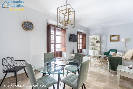 ¡ATICO TRIPLEX CON ENCANTO EN EL CORAZÓN DE GRANADA Y VISTAS PRIVILEGIADAS A LA ALHAMBRA! - GRANAD