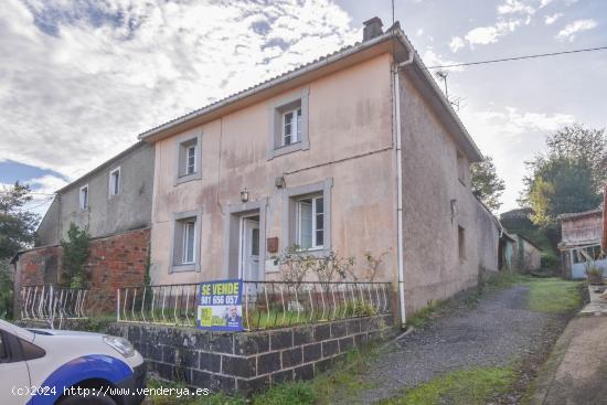 CASA PAREADA PARA REFORMAR EN CRENDES - A CORUÑA