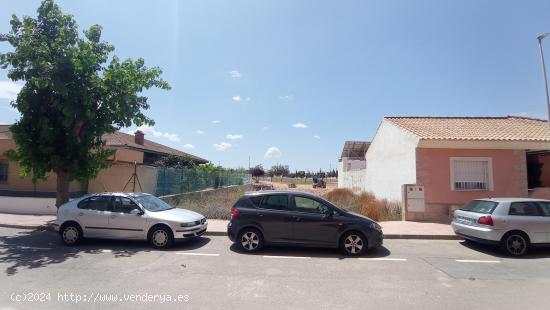 SE VENDE PARCELA EN LOS ALCÁZARES  245M2 - MURCIA