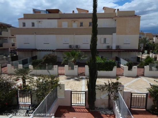  PRECIOSO APARTAMENTO DE DOS PLANTAS SITUADO EN VERA PLAYA - ALMERIA 