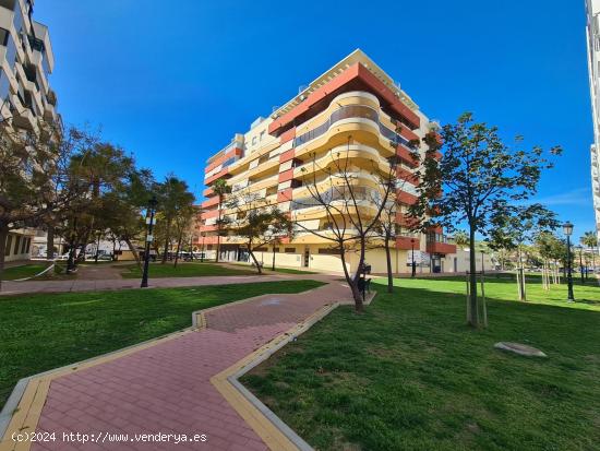  Oportunidad de inversión!! Apartamento con amplia terraza y garaje - MALAGA 