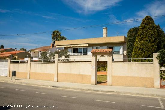 Chalet en Mas Mel con Pista de tenis y piscina - TARRAGONA