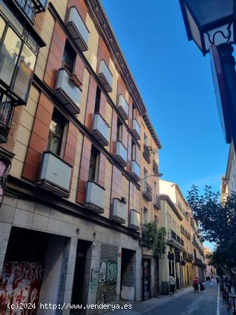  Plaza de garaje para coche grande - MADRID 