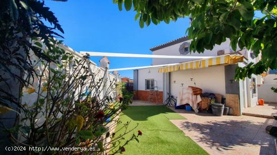 VIVIENDA EN ESQUINA ZONA EL COBRE, EN PERIODO PUJAS AL ALZA HASTA EL 25 DE JULIO - CADIZ