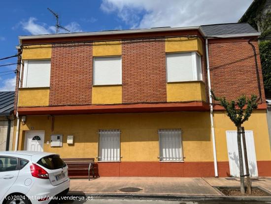 SE VENDE CASA CON TERRENO EN EL CENTRO DE FUENTESNUEVAS - LEON