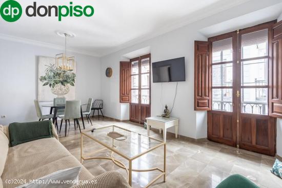 ¡ATICO TRIPLEX CON ENCANTO EN EL CORAZÓN DE GRANADA Y VISTAS PRIVILEGIADAS A LA ALHAMBRA! - GRANAD