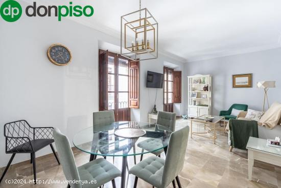 ¡ATICO TRIPLEX CON ENCANTO EN EL CORAZÓN DE GRANADA Y VISTAS PRIVILEGIADAS A LA ALHAMBRA! - GRANAD