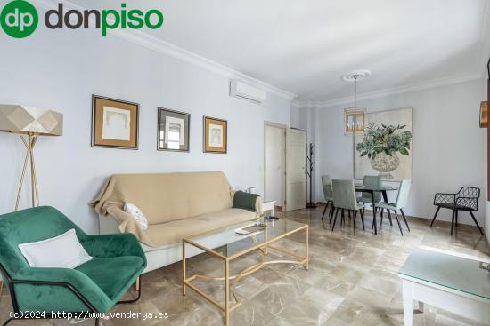 ¡ATICO TRIPLEX CON ENCANTO EN EL CORAZÓN DE GRANADA Y VISTAS PRIVILEGIADAS A LA ALHAMBRA! - GRANAD