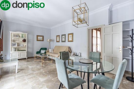 ¡ATICO TRIPLEX CON ENCANTO EN EL CORAZÓN DE GRANADA Y VISTAS PRIVILEGIADAS A LA ALHAMBRA! - GRANAD