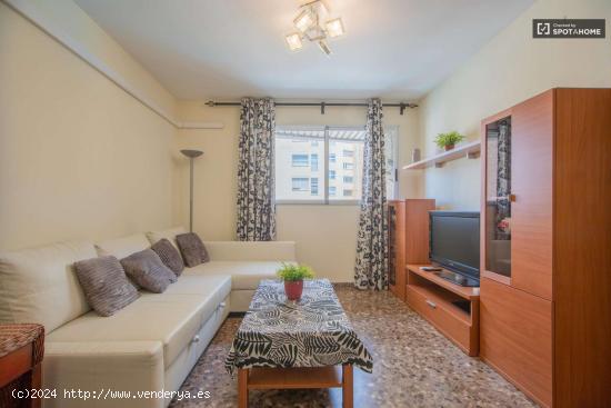 Apartamento de 2 dormitorios en alquiler en Quatre Carreres. - VALENCIA