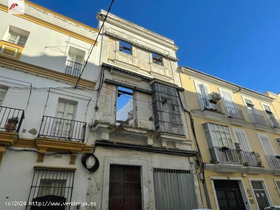 FINCA URBANA EN CALLE SAN BARTOLOMÉ - CADIZ