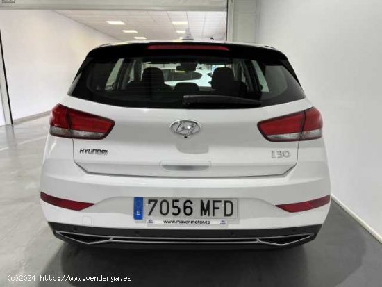 Hyundai i30 ( 1.5 DPI Klass SLX 110 )  - Badajoz