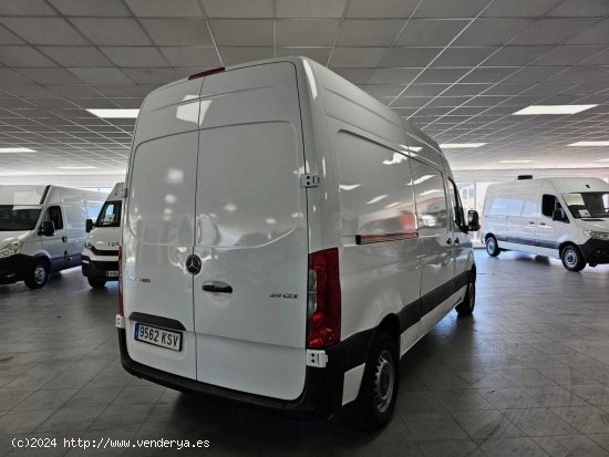 Mercedes Sprinter 211 2.0 114CV L2 H2 - Lugo