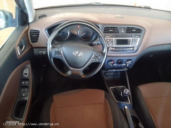 Hyundai i20 1.4 CRDI 90 CV. de 2015 con 133.000 Km por 10.500 EUR. en Murcia