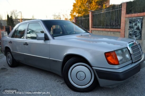 Mercedes Clase E 300D AUT KLIMA A/C-TECHO ELECTRICO-ELEGANCE de 1991 con 377.000 Km por 4.700 EUR. e