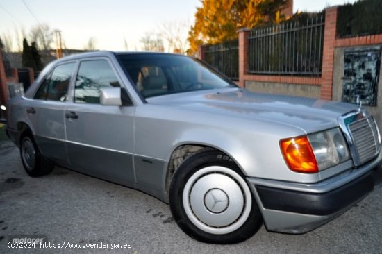 Mercedes Clase E 300D AUT KLIMA A/C-TECHO ELECTRICO-ELEGANCE de 1991 con 377.000 Km por 4.700 EUR. e