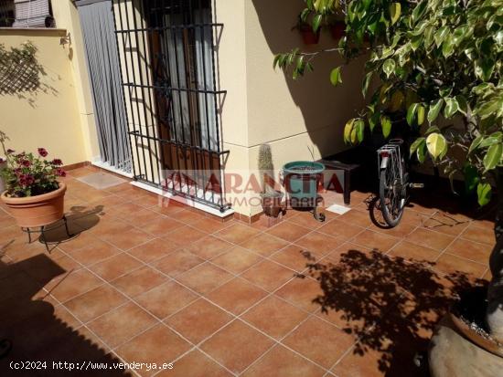 DUPLEX ADOSADO  CON PATIO DELANTERO Y TRASERO - CADIZ