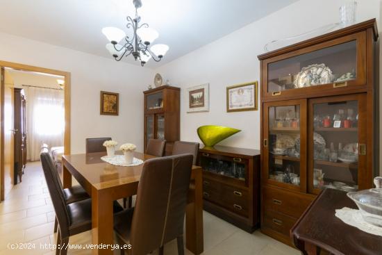 CHALET REFORMADO JUNTO A CORTE INGLES - MURCIA