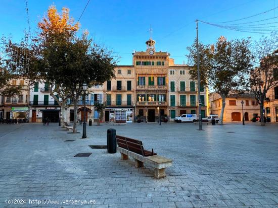 Se traspasa restaurante en pleno funcionamiento en la Plaza Espanya de Llucmajor - BALEARES