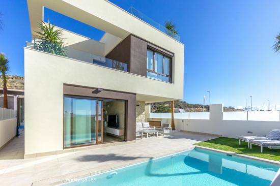  VILLAS DE OBRA NUEVA EN ROJALES - ALICANTE 