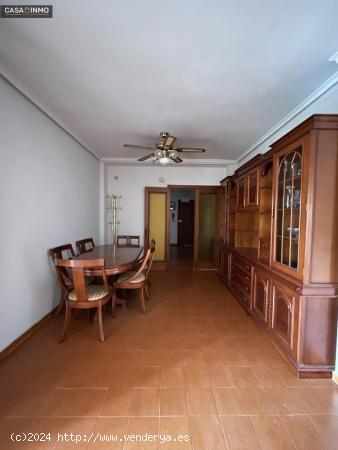 Se vende piso de 4 habitaciones zona Santa Barbara en Barbastro. - HUESCA