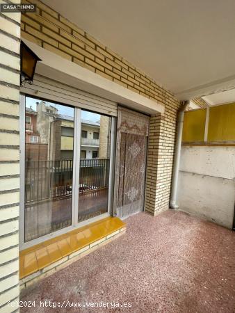 Se vende piso de 4 habitaciones zona Santa Barbara en Barbastro. - HUESCA