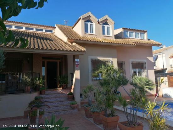 SE VENDE PRECIOSO CHALET EN LOS ALCÁZARES - MURCIA